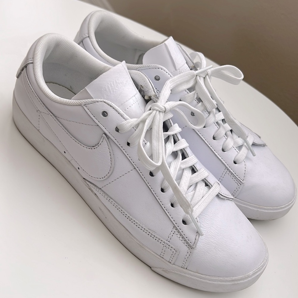 Nike Blazer Low SE Sneaker White in size 9